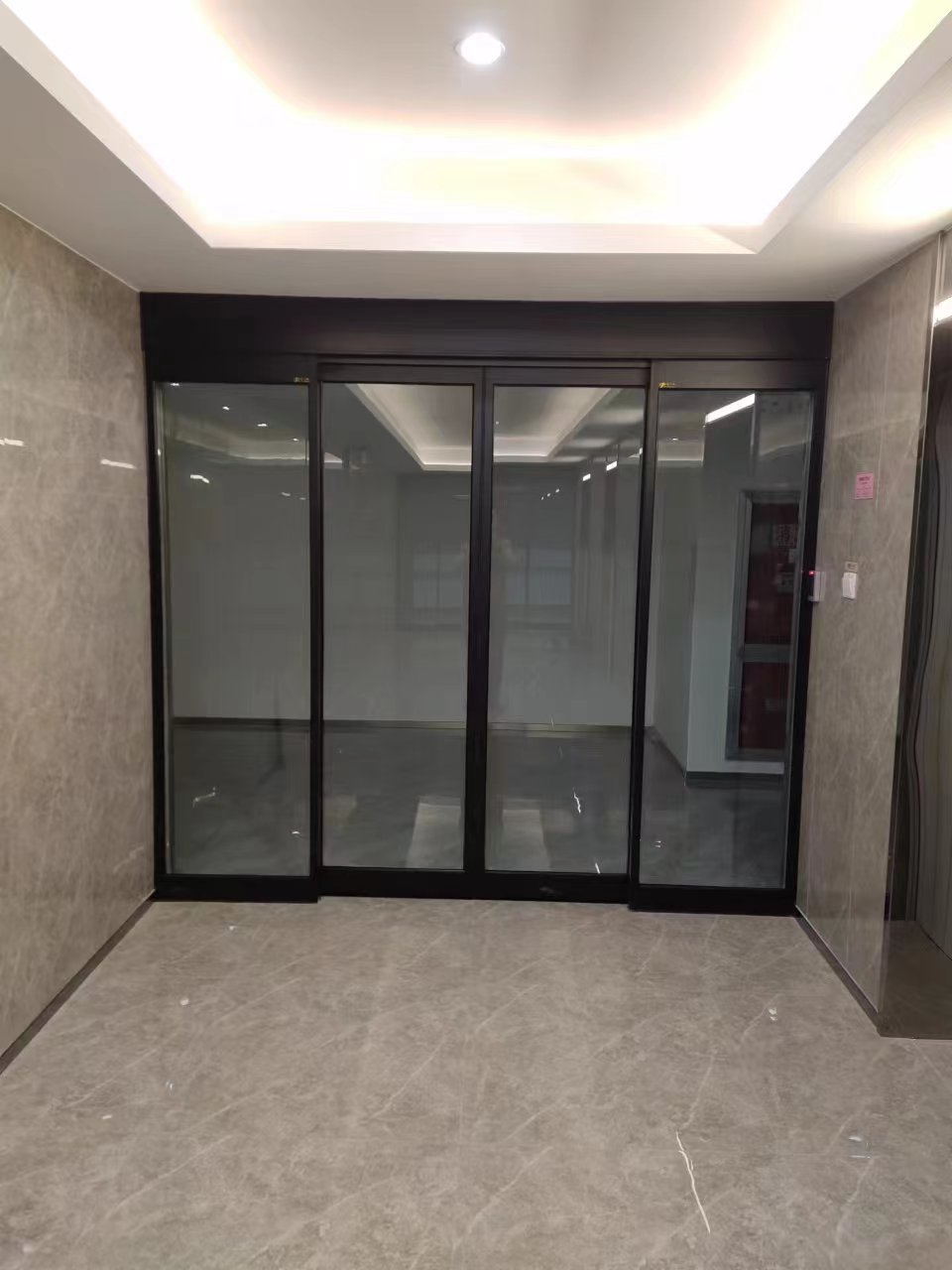 崇川区玻璃伸缩门